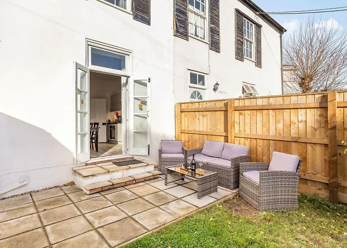 Lovely Heather House Accommodation 3 Kings 1 Double Sofa